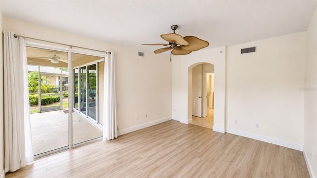 6552 MOORINGS POINT CIRCLE 102, Lakewood Ranch, FL 34202