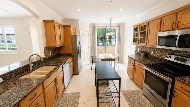 6552 MOORINGS POINT CIRCLE 102, Lakewood Ranch, FL 34202