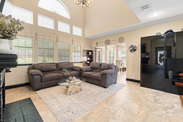 6000 Red Fern Drive, Arlington, TX 76001
