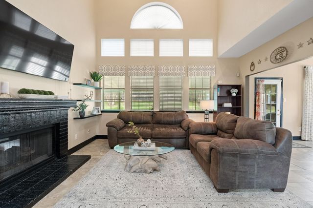 6000 Red Fern Drive, Arlington, TX 76001