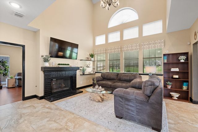 6000 Red Fern Drive, Arlington, TX 76001