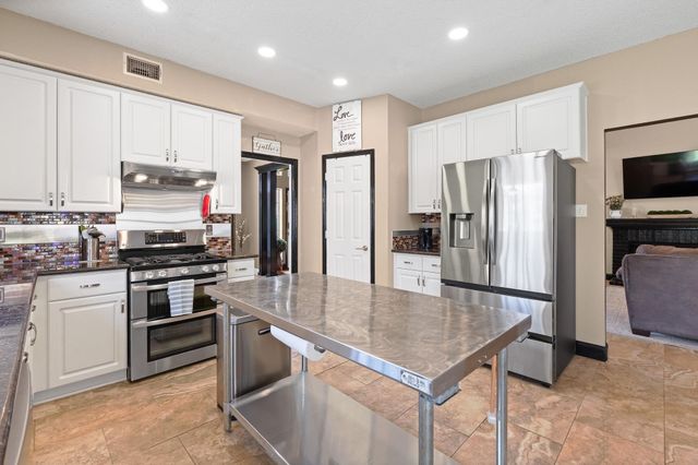 6000 Red Fern Drive, Arlington, TX 76001