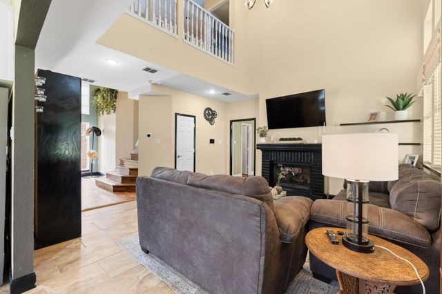 6000 Red Fern Drive, Arlington, TX 76001