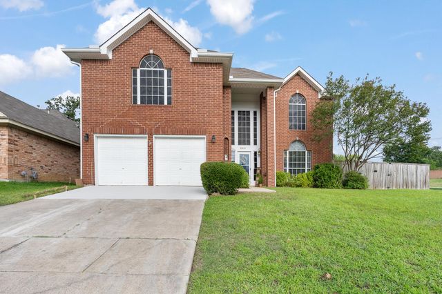 6000 Red Fern Drive, Arlington, TX 76001
