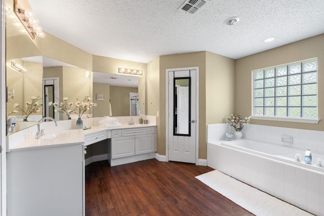 6000 Red Fern Drive, Arlington, TX 76001