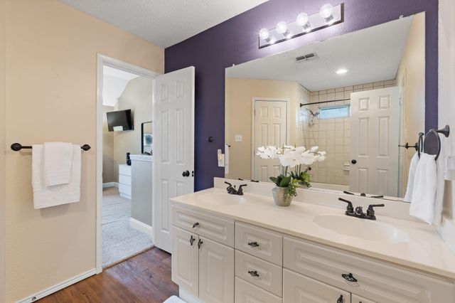 6000 Red Fern Drive, Arlington, TX 76001