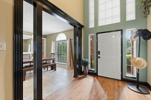 6000 Red Fern Drive, Arlington, TX 76001