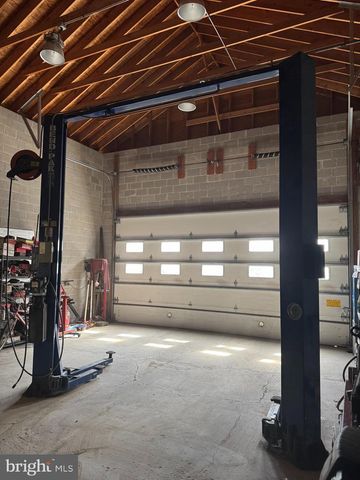 8257 FRANKFORD AVE, Philadelphia, PA 19136