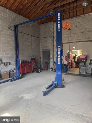 8257 FRANKFORD AVE, Philadelphia, PA 19136