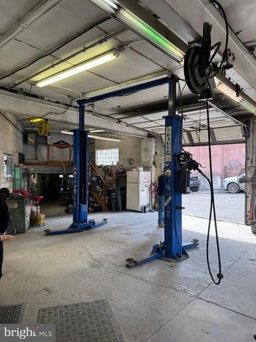 8257 FRANKFORD AVE, Philadelphia, PA 19136