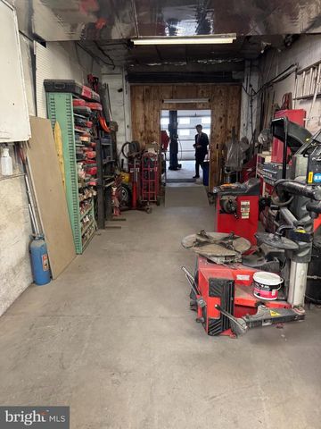 8257 FRANKFORD AVE, Philadelphia, PA 19136