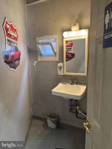 8257 FRANKFORD AVE, Philadelphia, PA 19136