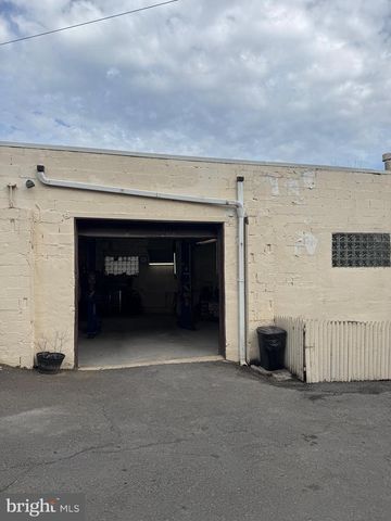 8257 FRANKFORD AVE, Philadelphia, PA 19136