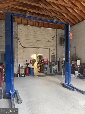 8257 FRANKFORD AVE, Philadelphia, PA 19136