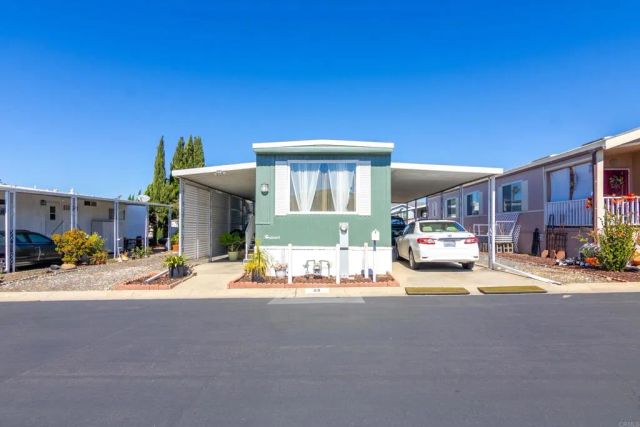1010 E Bobier, Vista, CA 92084