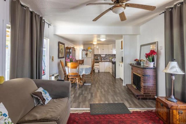 1010 E Bobier, Vista, CA 92084