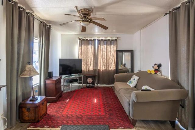 1010 E Bobier, Vista, CA 92084