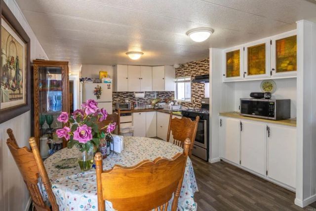 1010 E Bobier, Vista, CA 92084