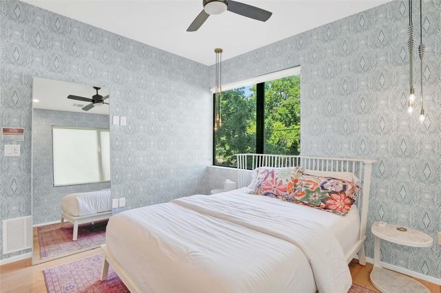 52 Waller ST A, Austin, TX 78702