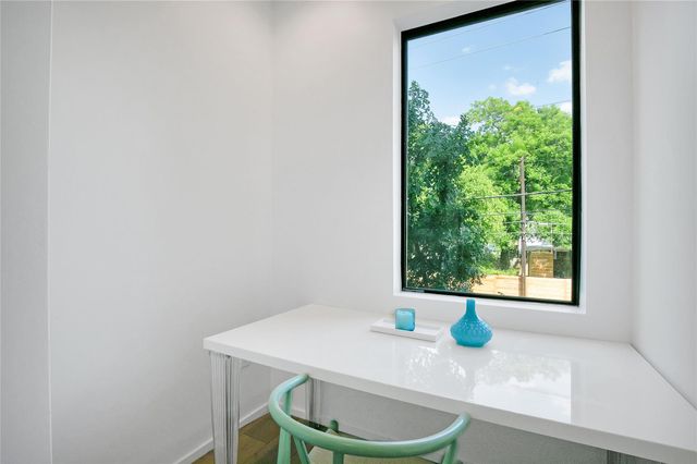 52 Waller ST A, Austin, TX 78702