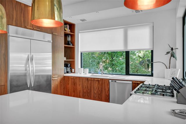 52 Waller ST A, Austin, TX 78702