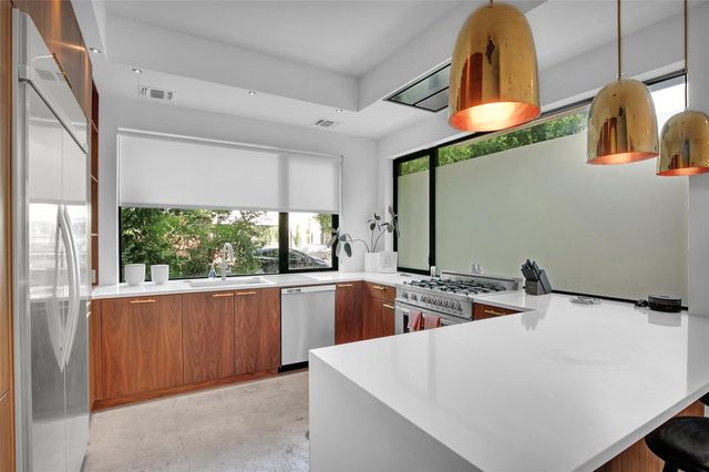 52 Waller ST A, Austin, TX 78702