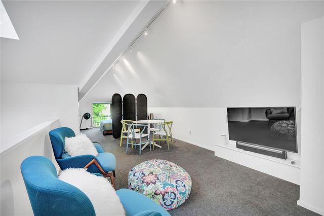 52 Waller ST A, Austin, TX 78702