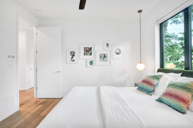 52 Waller ST A, Austin, TX 78702