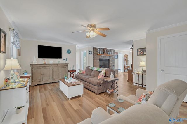 2006 Shady Grove Lane SW, Decatur, AL 35603