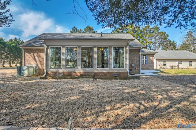 2006 Shady Grove Lane SW, Decatur, AL 35603