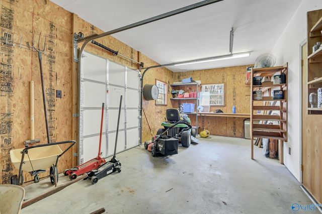 2006 Shady Grove Lane SW, Decatur, AL 35603