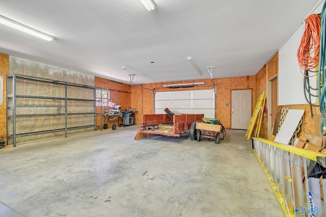 2006 Shady Grove Lane SW, Decatur, AL 35603