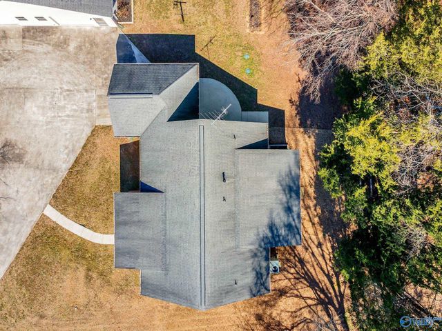 2006 Shady Grove Lane SW, Decatur, AL 35603