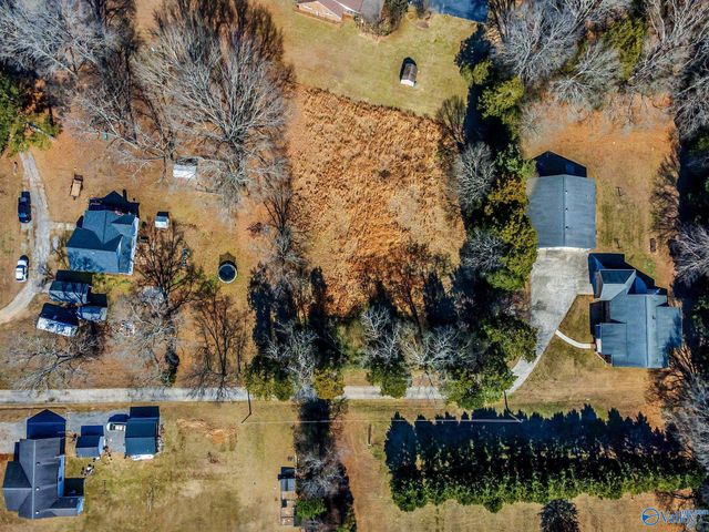 2006 Shady Grove Lane SW, Decatur, AL 35603