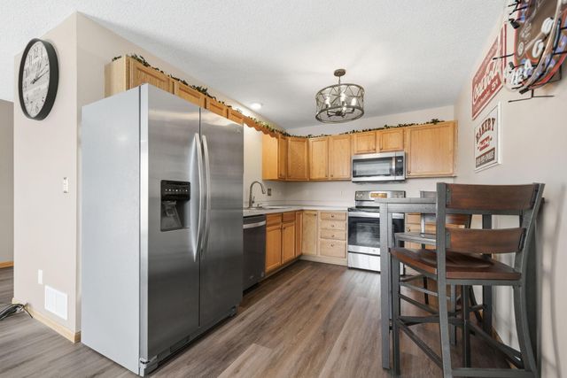 1579 County Road D E E, Maplewood, MN 55109