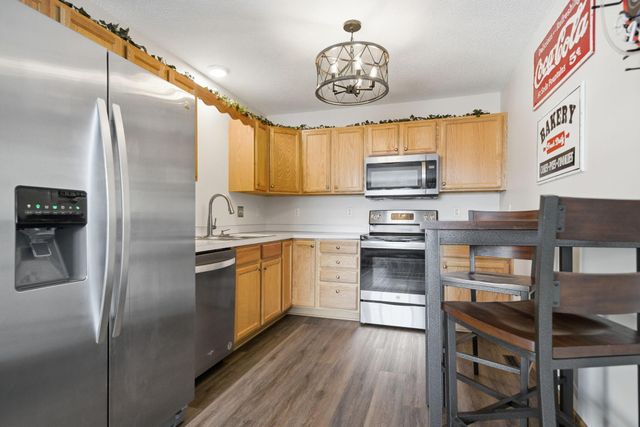 1579 County Road D E E, Maplewood, MN 55109