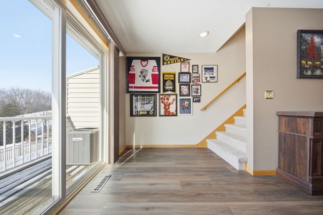 1579 County Road D E E, Maplewood, MN 55109