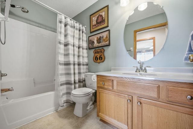 1579 County Road D E E, Maplewood, MN 55109