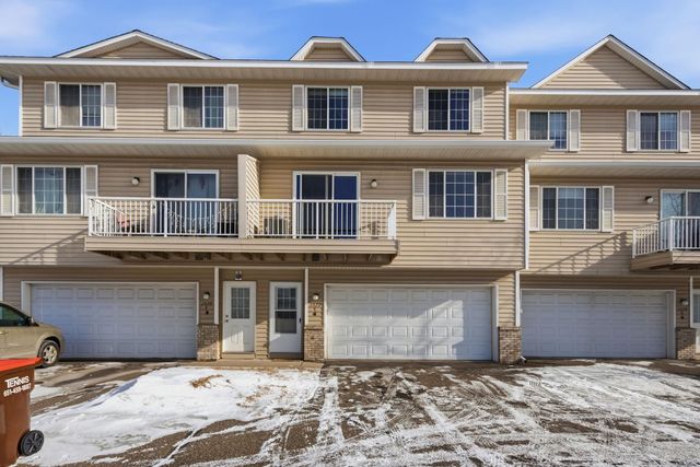 1579 County Road D E E, Maplewood, MN 55109