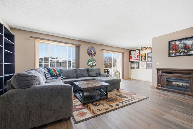 1579 County Road D E E, Maplewood, MN 55109