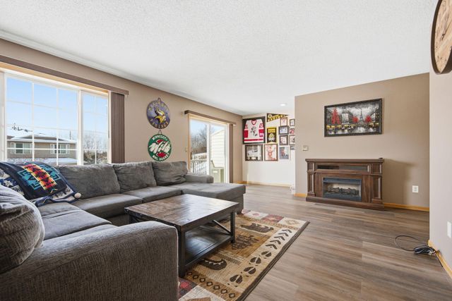 1579 County Road D E E, Maplewood, MN 55109