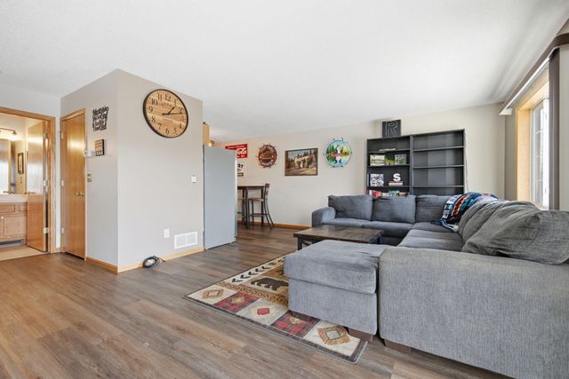 1579 County Road D E E, Maplewood, MN 55109