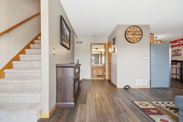 1579 County Road D E E, Maplewood, MN 55109