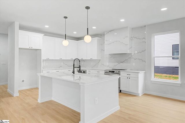 6 Mckinley Drive, Greenville, SC 29611