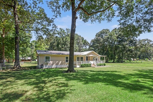 1104 County Road 650, Dayton, TX 77535