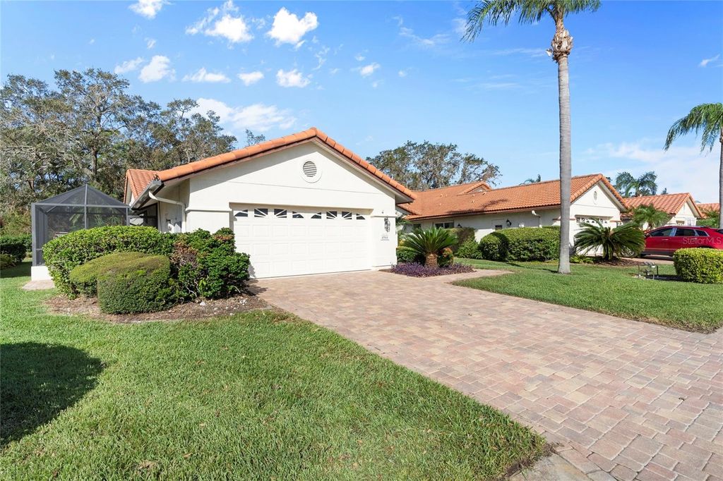 Image 13 of property listing at 4966 CLUBVIEW COURT E, Bradenton, FL 34203