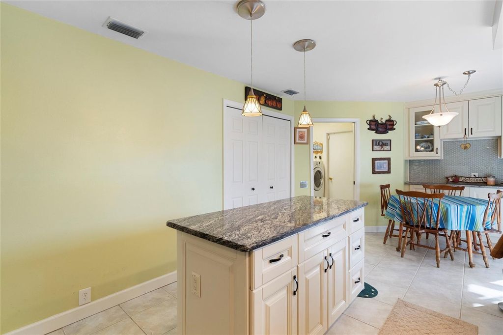 Image 23 of property listing at 4966 CLUBVIEW COURT E, Bradenton, FL 34203