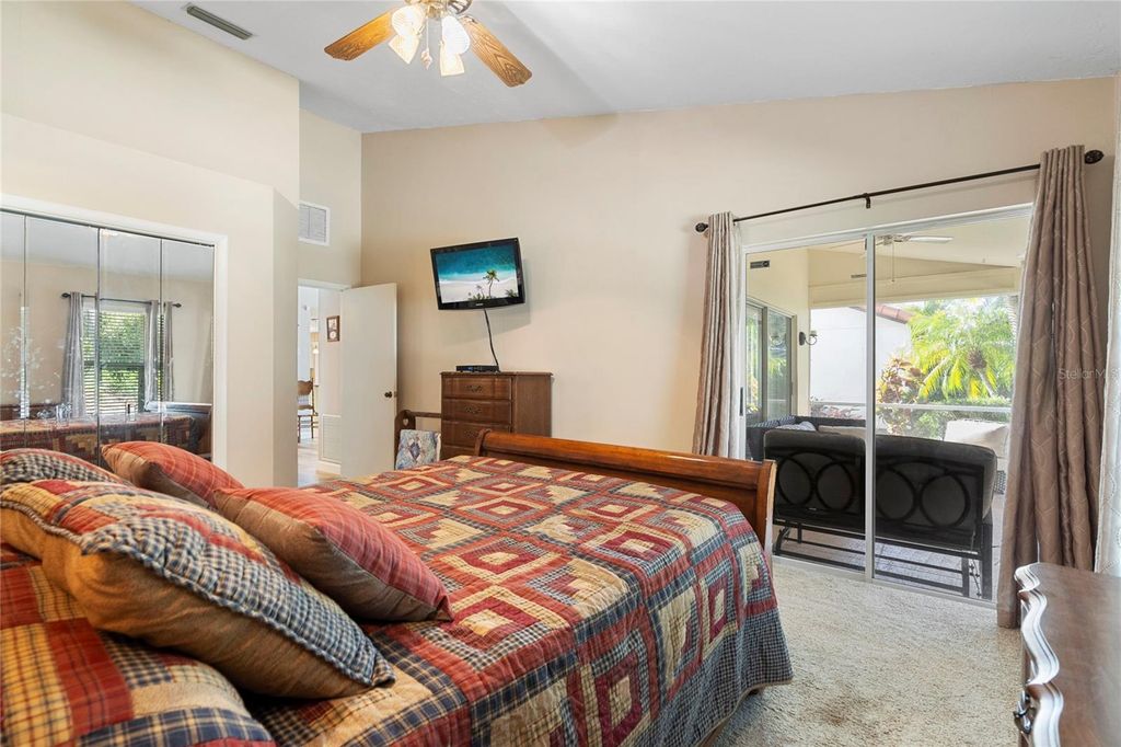 Image 28 of property listing at 4966 CLUBVIEW COURT E, Bradenton, FL 34203