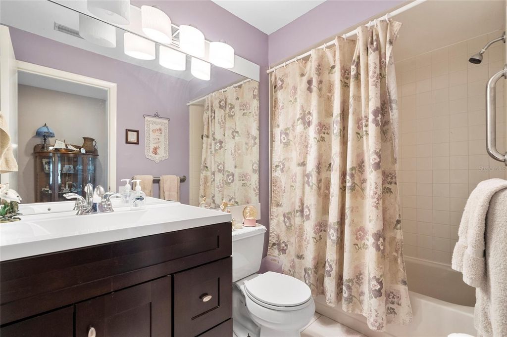 Image 32 of property listing at 4966 CLUBVIEW COURT E, Bradenton, FL 34203