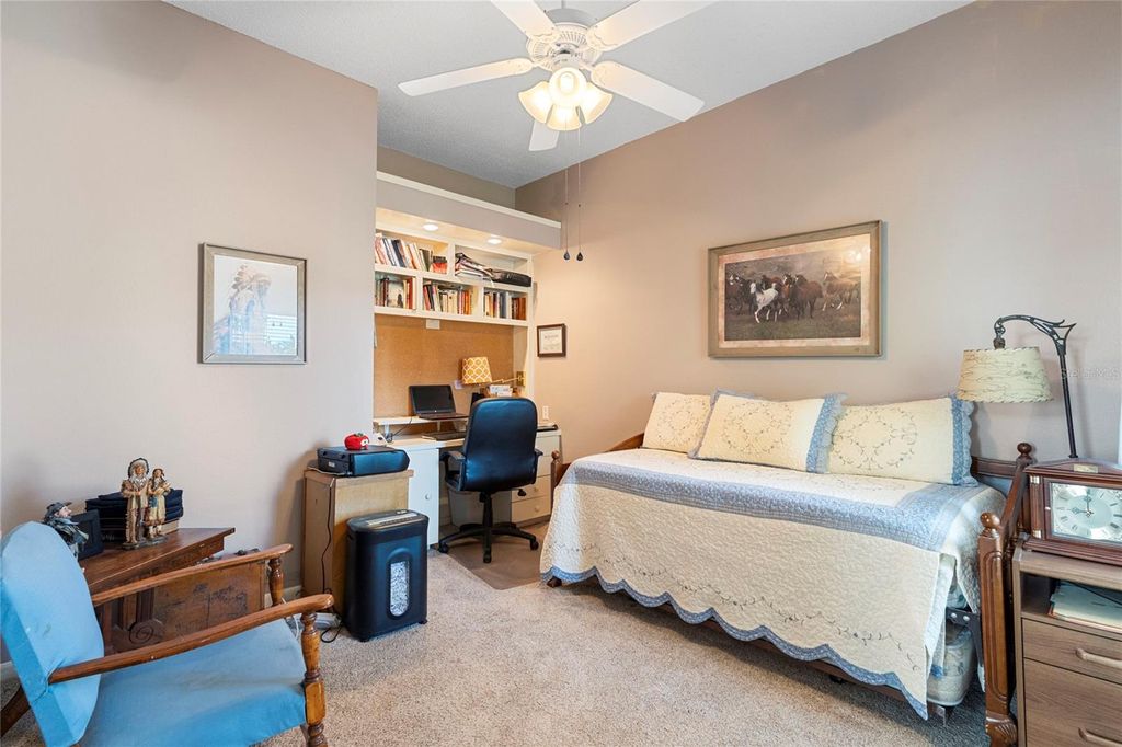 Image 34 of property listing at 4966 CLUBVIEW COURT E, Bradenton, FL 34203